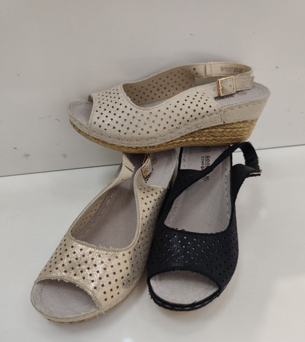 Sandały płaskie damskie Roz 36-41 / 12 par